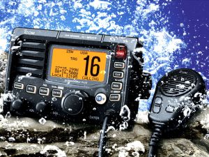 ������� ����� Icom IC-M504